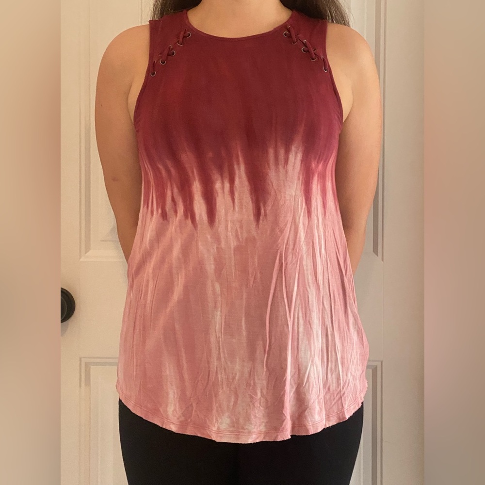 AMERICAN EAGLE - Soft & Sexy tie dye muscle tank top with lace-up accent